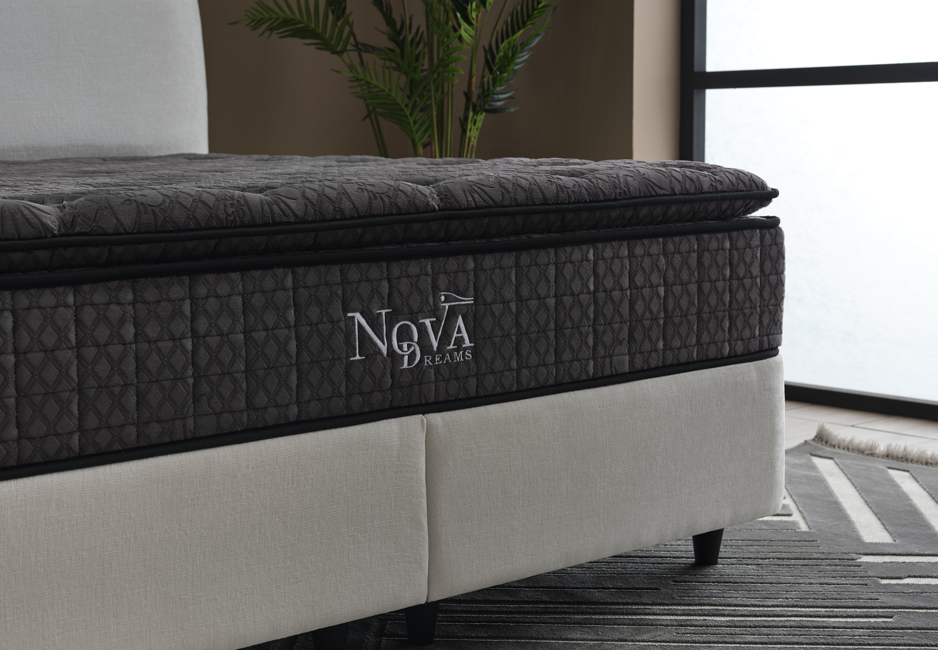 NOVA PELUCHE NOIR RESSORTS